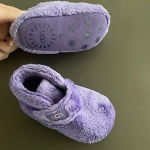 Baby Bixbee  slipper Ugg’s purple 2/3